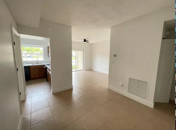 $2,200 | 720 Cypress Lane, Unit F9, Deerfield Beach, FL 33064