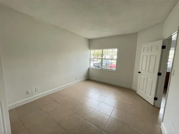 $2,200 | 720 Cypress Lane, Unit F9, Deerfield Beach, FL 33064