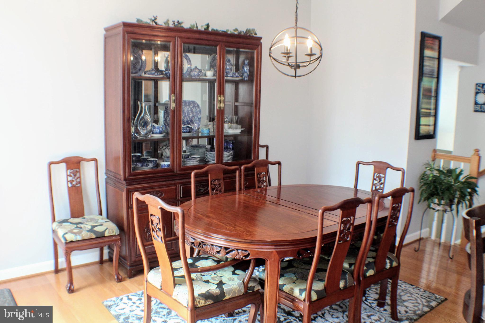 43059 Golf View Drive Chantilly, VA 20152 - Photo 13 of 46 Spacious dining area