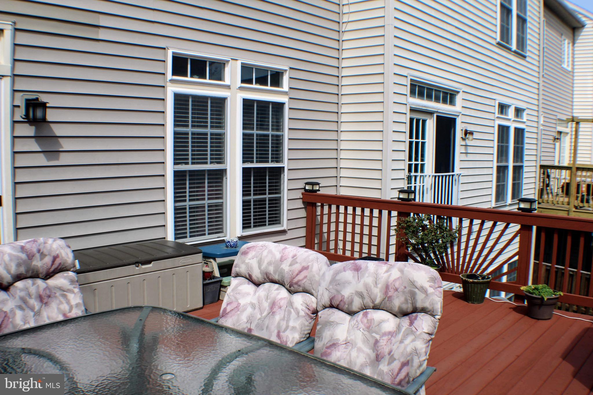 43059 Golf View Drive Chantilly, VA 20152 - Photo 16 of 46 Lots of space for seating and entertaining