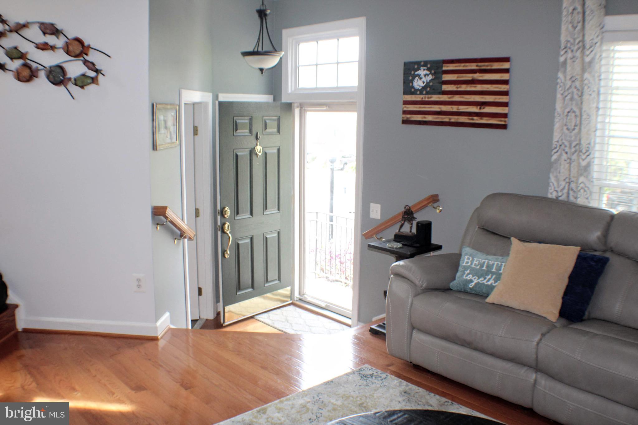 43059 Golf View Drive Chantilly, VA 20152 - Photo 5 of 46 Entry way opens to half bath & steps to family rm