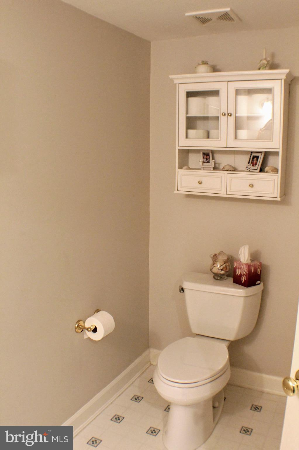 43059 Golf View Drive Chantilly, VA 20152 - Photo 43 of 46 Lower level half bath