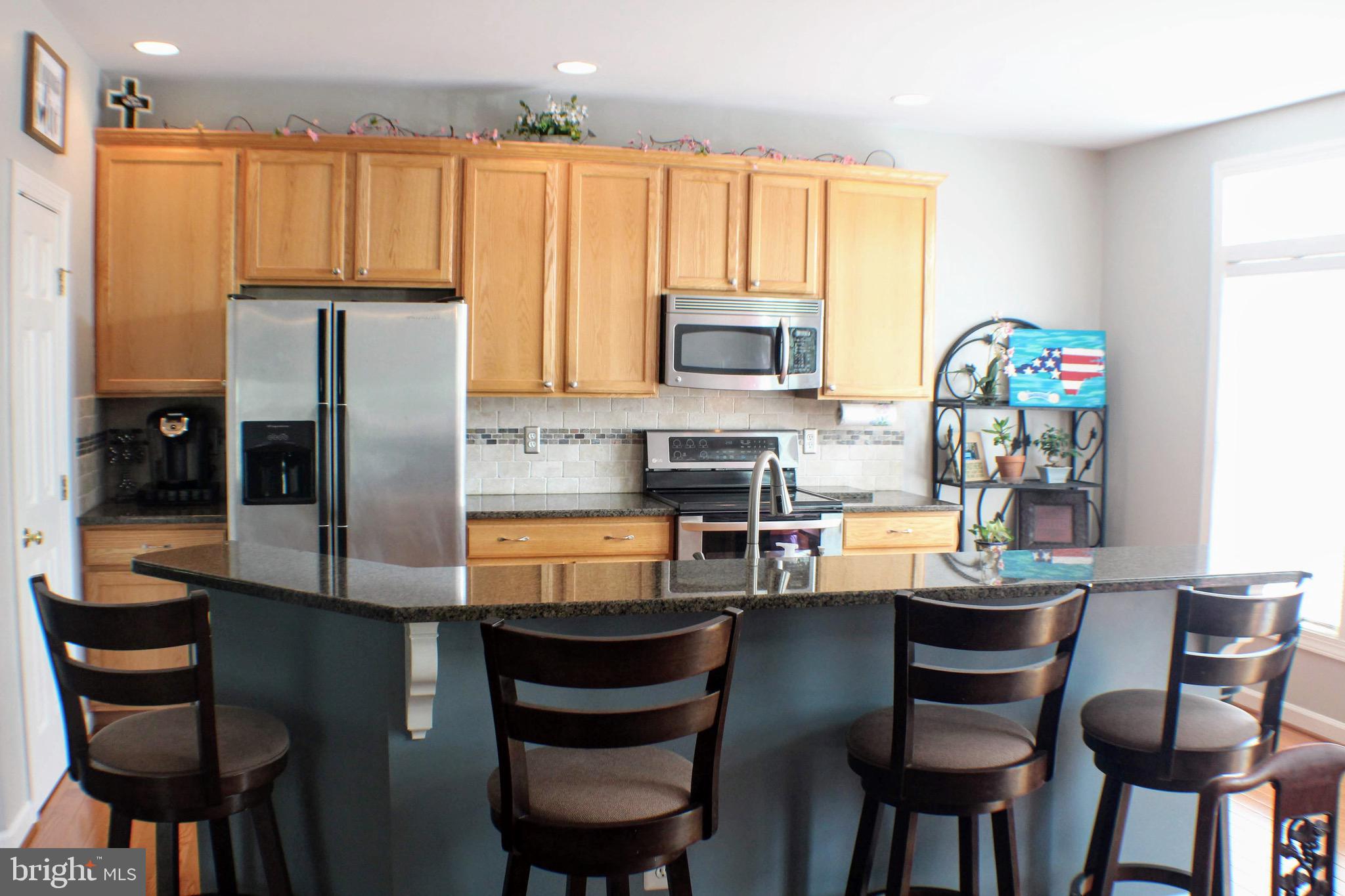 43059 Golf View Drive Chantilly, VA 20152 - Photo 9 of 46 Granite countertops and SS appliances