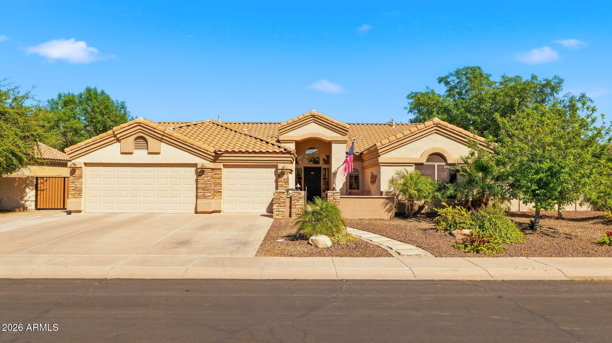 2053 South Red Rock Street Gilbert, AZ 85295 - Photo 3 of 43 8-web-or-mls-P1519250