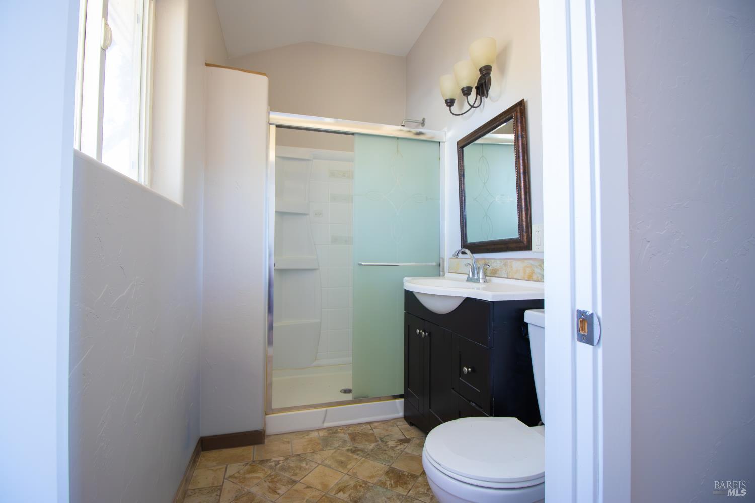 2901-2903 Rd I, Unit AC Redwood Valley, CA 95470 - Photo 16 of 61 Upstairs bathroom