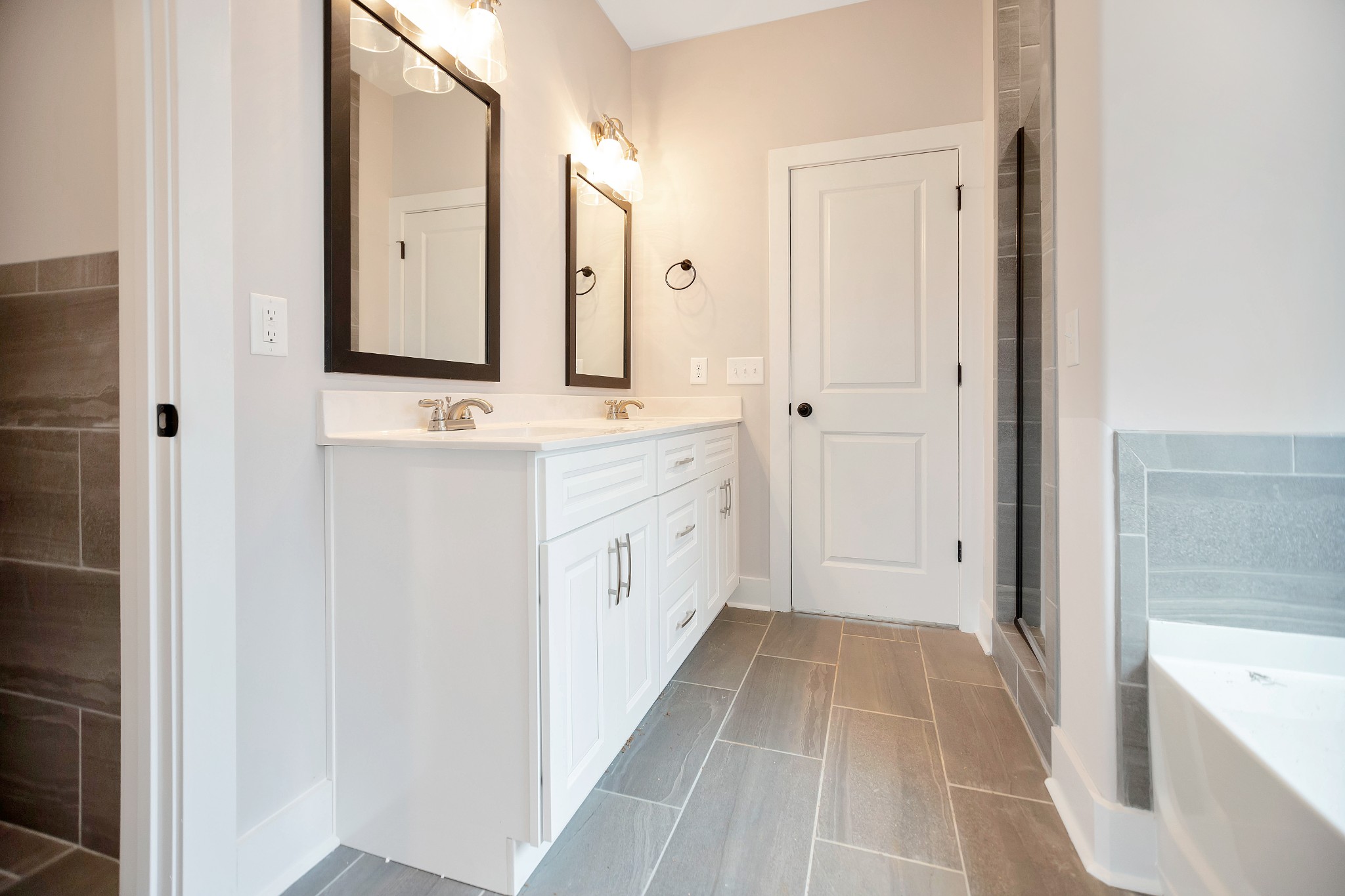 1664 Rains Road Clarksville, TN 37042 - Photo 17 of 33 Gallery Image 17