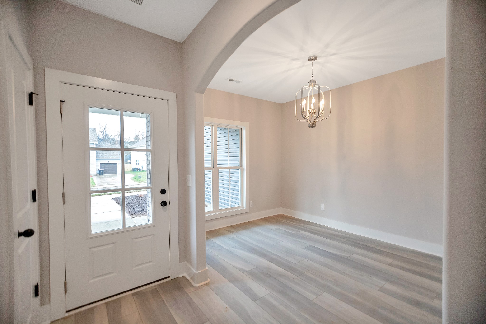 1664 Rains Road Clarksville, TN 37042 - Photo 4 of 33 Gallery Image 4