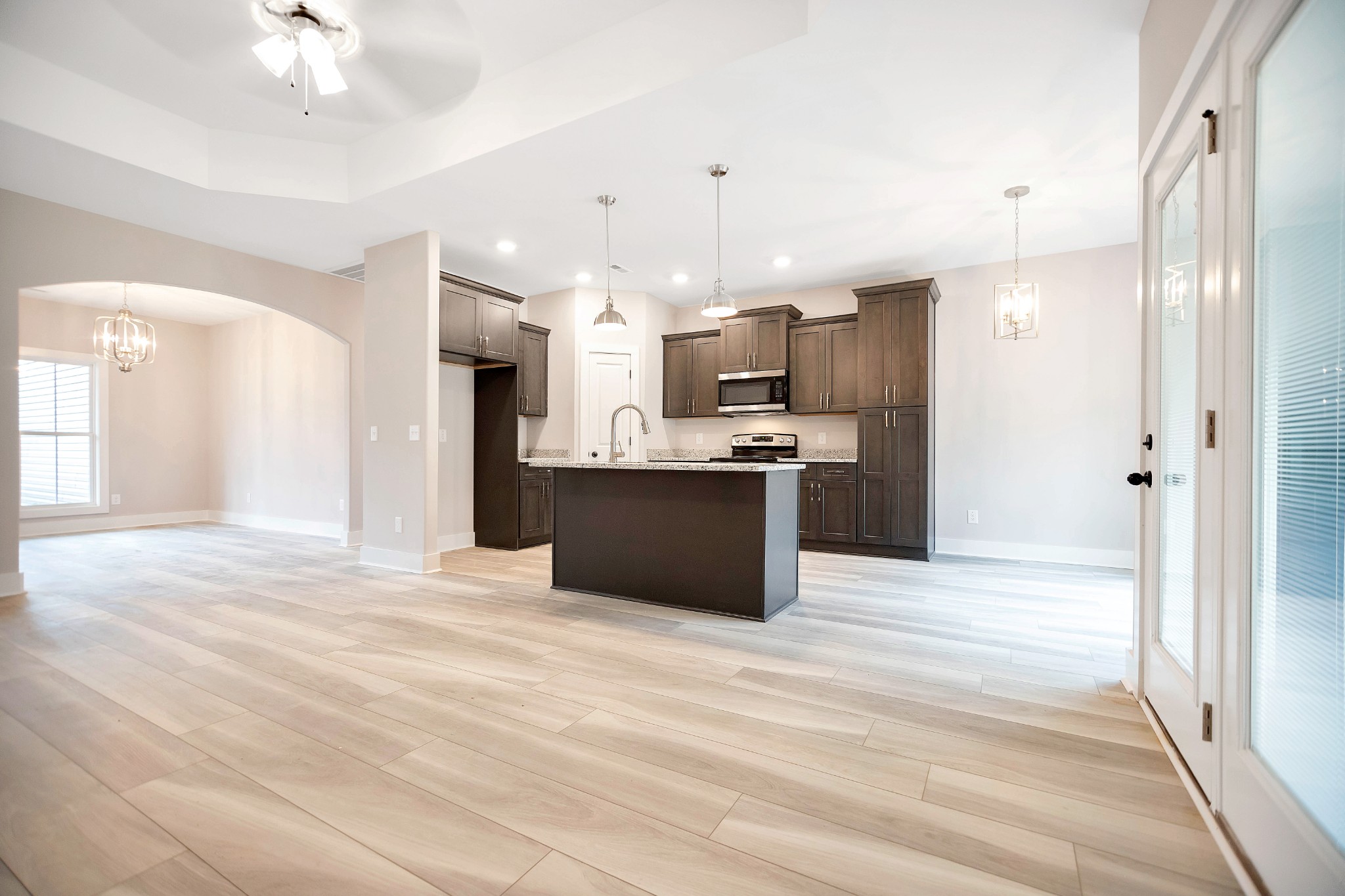 1664 Rains Road Clarksville, TN 37042 - Photo 6 of 33 Gallery Image 6