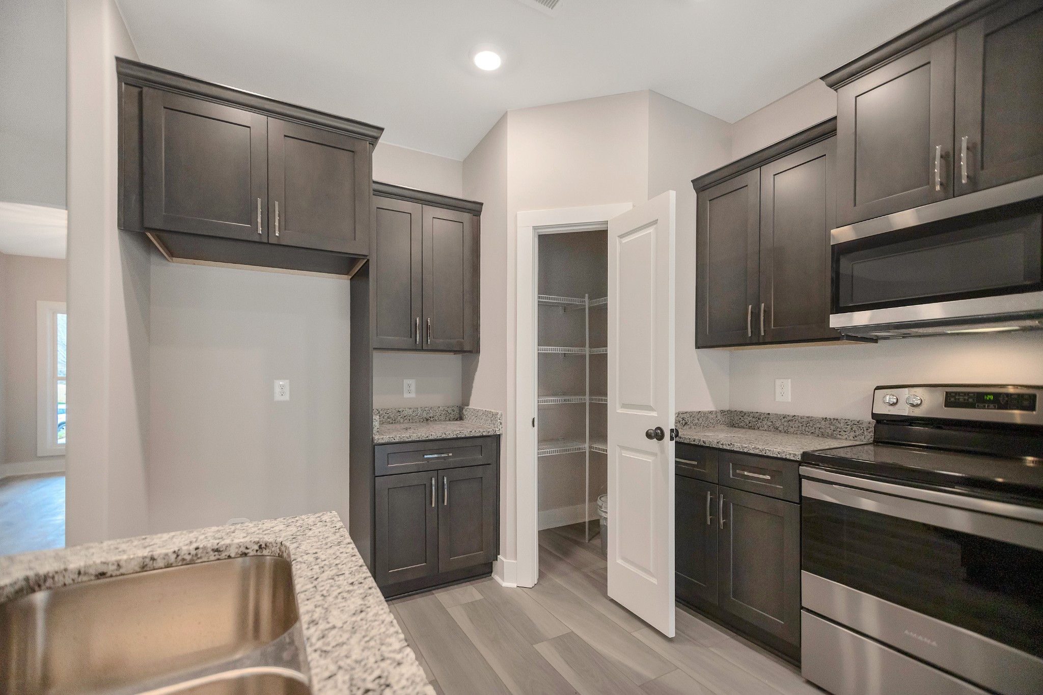 1664 Rains Road Clarksville, TN 37042 - Photo 10 of 33 Gallery Image 10