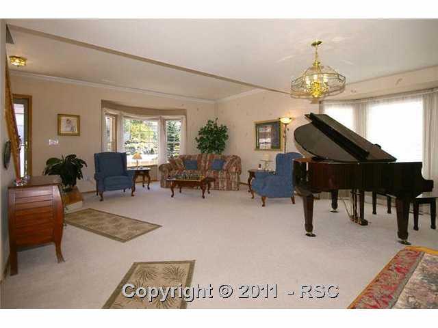 15390 Ridgefield Lane Colorado Springs, CO 80921 - Photo 2 of 16 Gallery Image 2