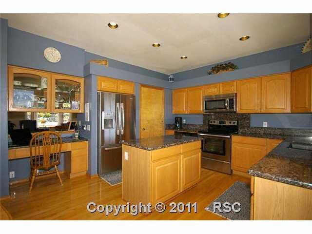 15390 Ridgefield Lane Colorado Springs, CO 80921 - Photo 4 of 16 Gallery Image 4