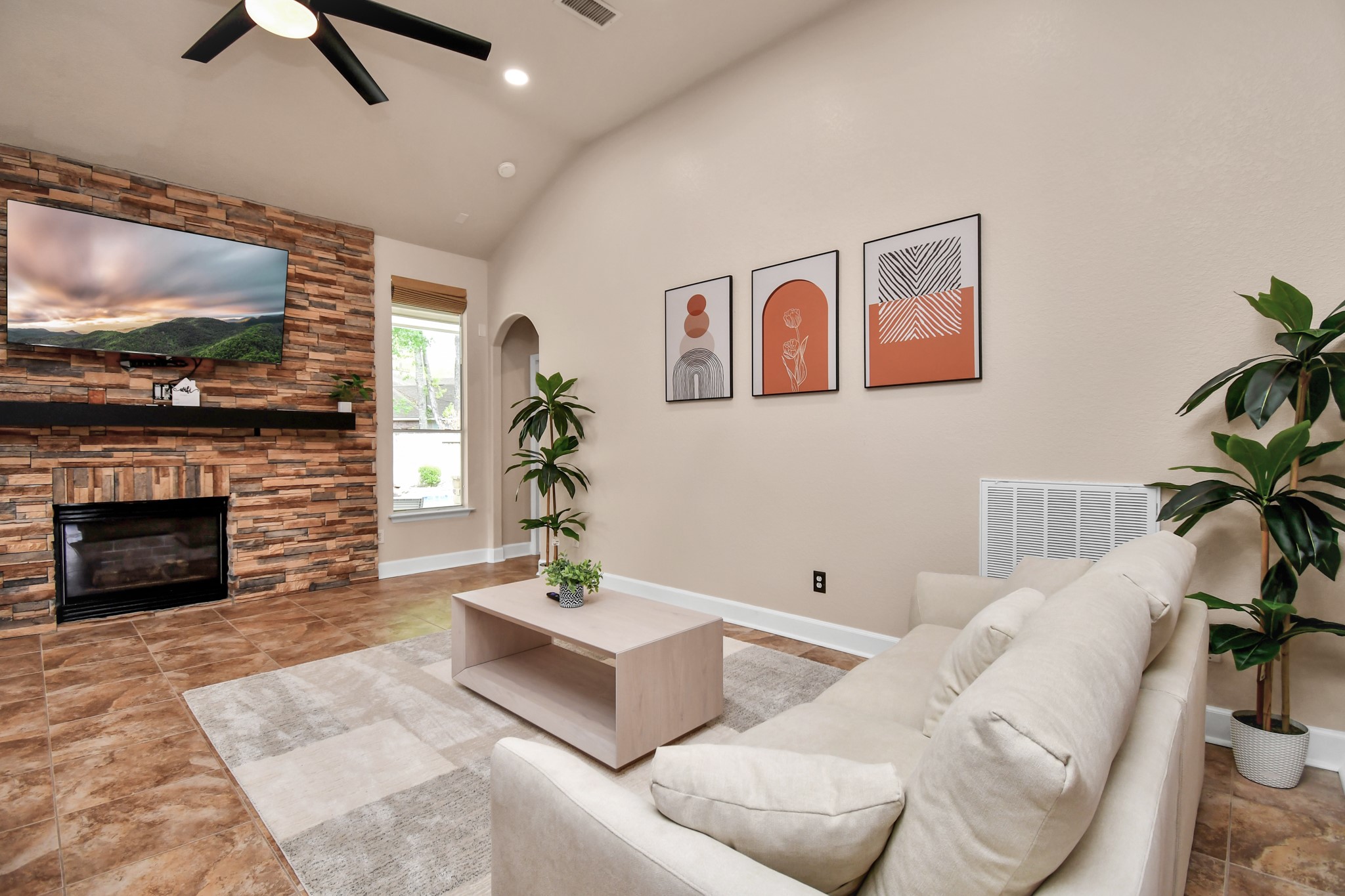 7 New Dawn Place Conroe, TX 77385 - Photo 11 of 48