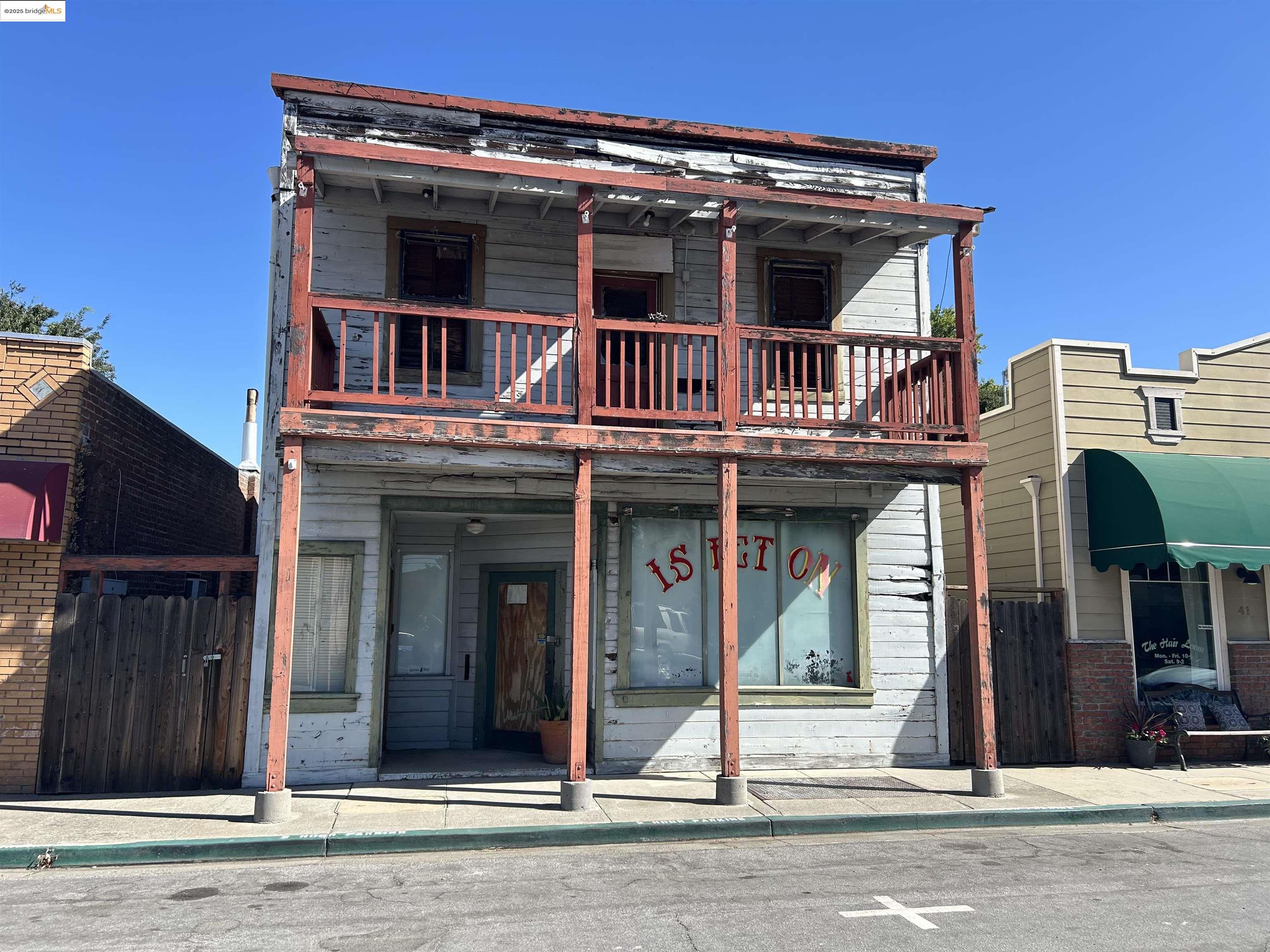 39 Main Street Isleton, CA 95641 - Photo 2 of 29 View of front of house featuring a balcony
