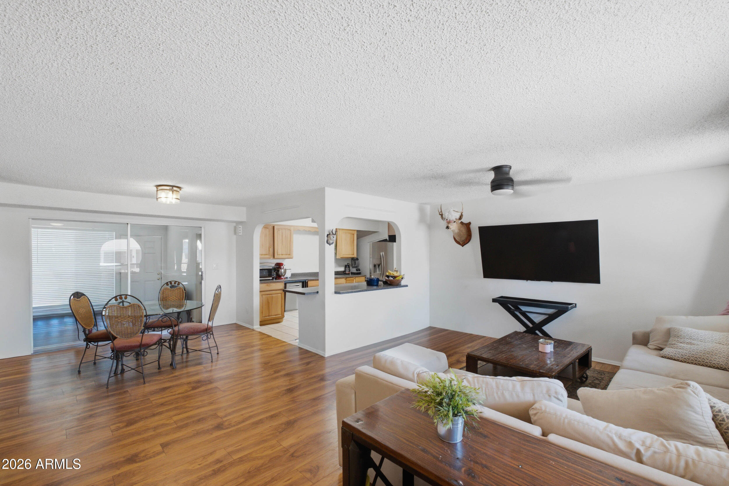 813 West Romo Jones Street Tempe, AZ 85281 - Photo 5 of 23 813 W Romo Jones St-4