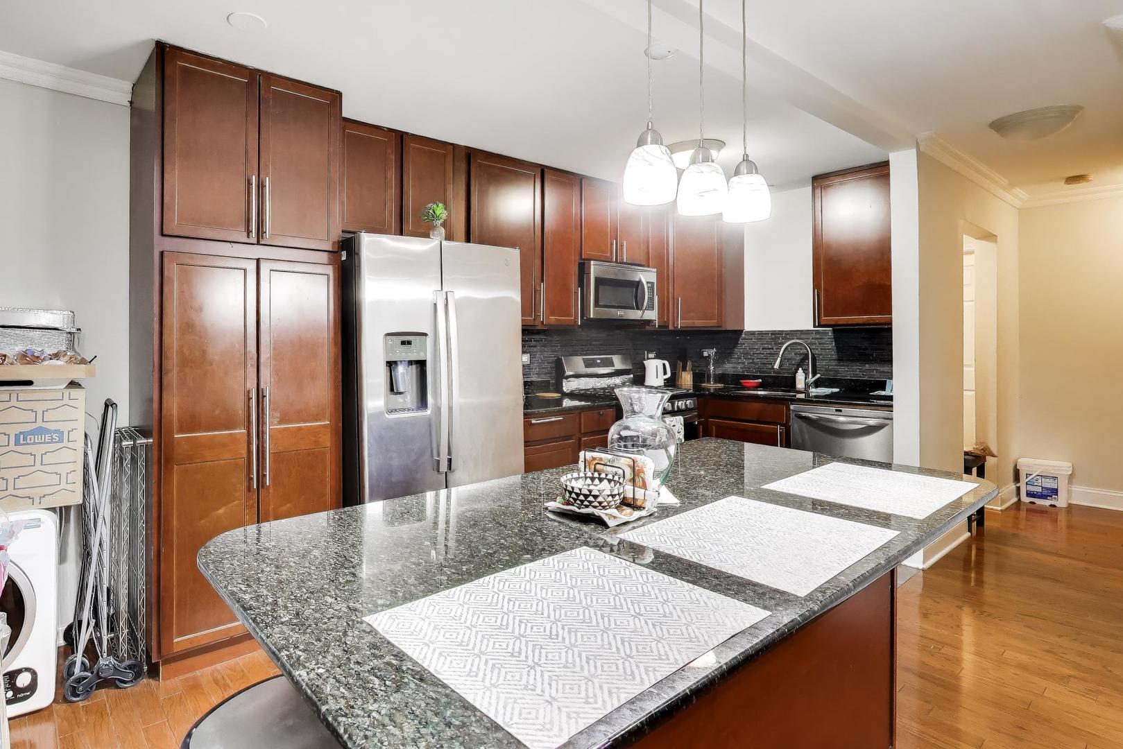 6400 North Ridge Boulevard, Unit 402 Chicago, IL 60626 - Photo 7 of 16