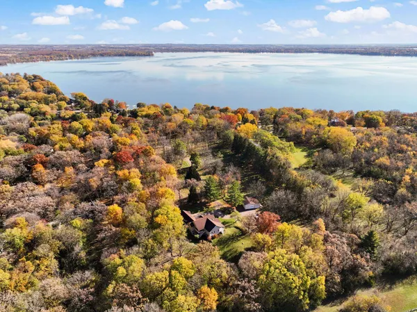 $1,200,000 | 3579 Edgewood Drive, McFarland, WI 53558