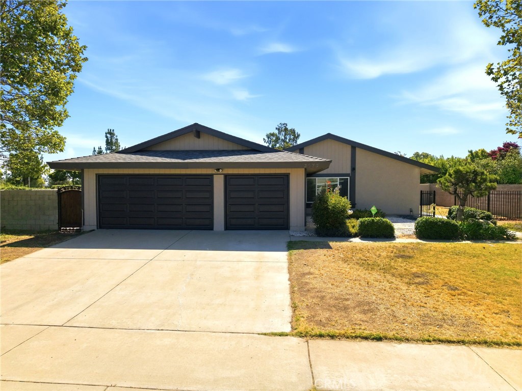 3073 Joshua Tree Road Riverside, CA 92503 - Photo 2 of 56
