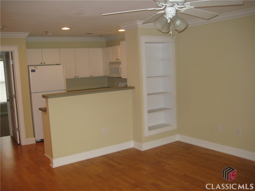 490 South Barnett Shoals Road, Unit 322 Athens, GA 30605 - Photo 4 of 10 Gallery Image 4
