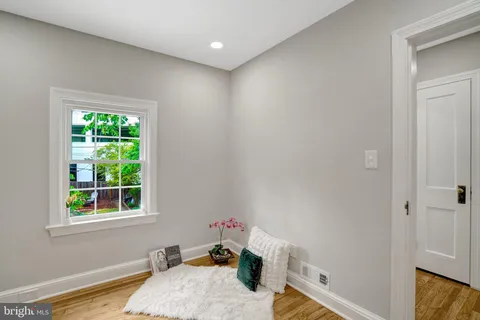 $699,900 | 4789 21st Road North, Arlington, VA 22207