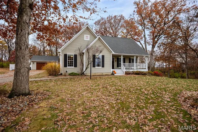 $445,000 | 2 Day Springs Lane, Litchfield, IL 62056