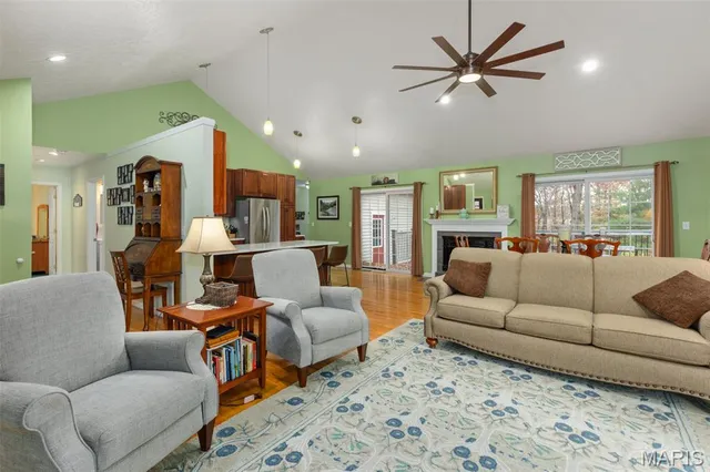 $445,000 | 2 Day Springs Lane, Litchfield, IL 62056