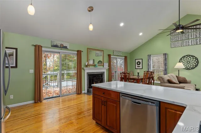 $445,000 | 2 Day Springs Lane, Litchfield, IL 62056