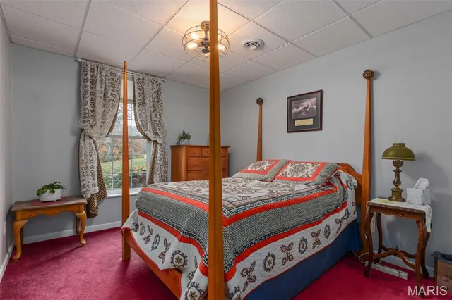 $445,000 | 2 Day Springs Lane, Litchfield, IL 62056