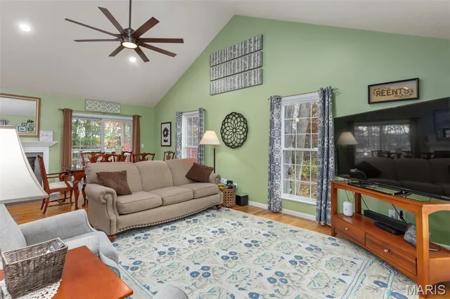 $445,000 | 2 Day Springs Lane, Litchfield, IL 62056