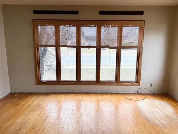 $105,000 | 811 3rd Street Northeast, Roseau, MN 56751