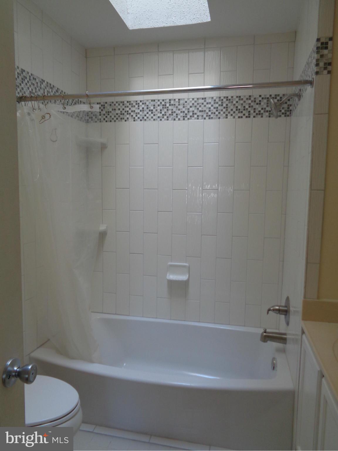 208 Rugby Road Fredericksburg, VA 22406 - Photo 17 of 30 Bath (Master)