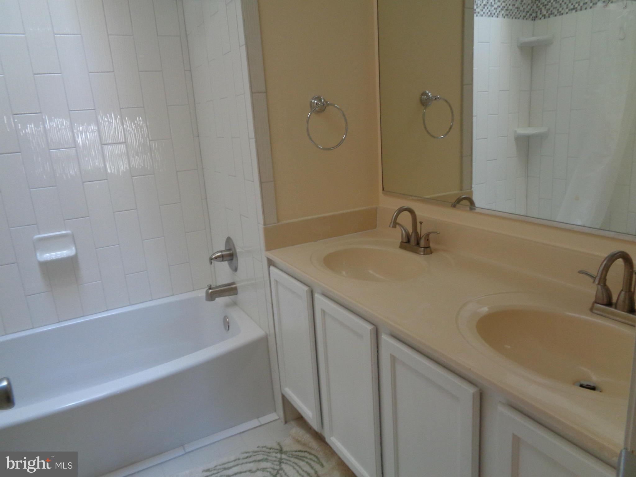 208 Rugby Road Fredericksburg, VA 22406 - Photo 18 of 30 Bath (Master)