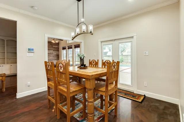 $525,000 | 900 North Belle Drive, Angleton, TX 77515