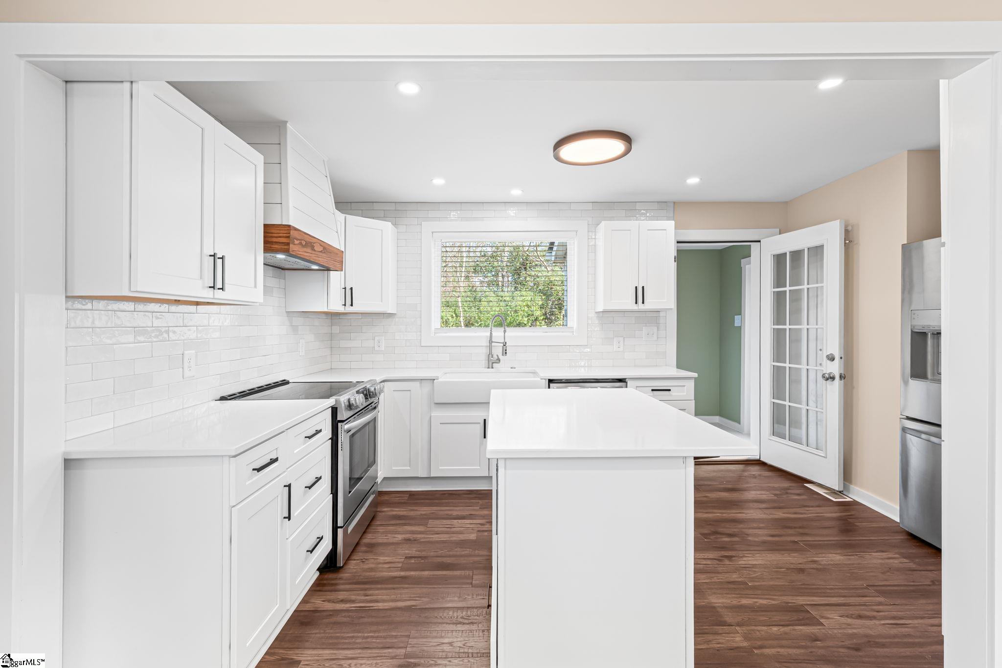 805 South Main Street Fountain Inn, SC 29644 - Photo 10 of 42