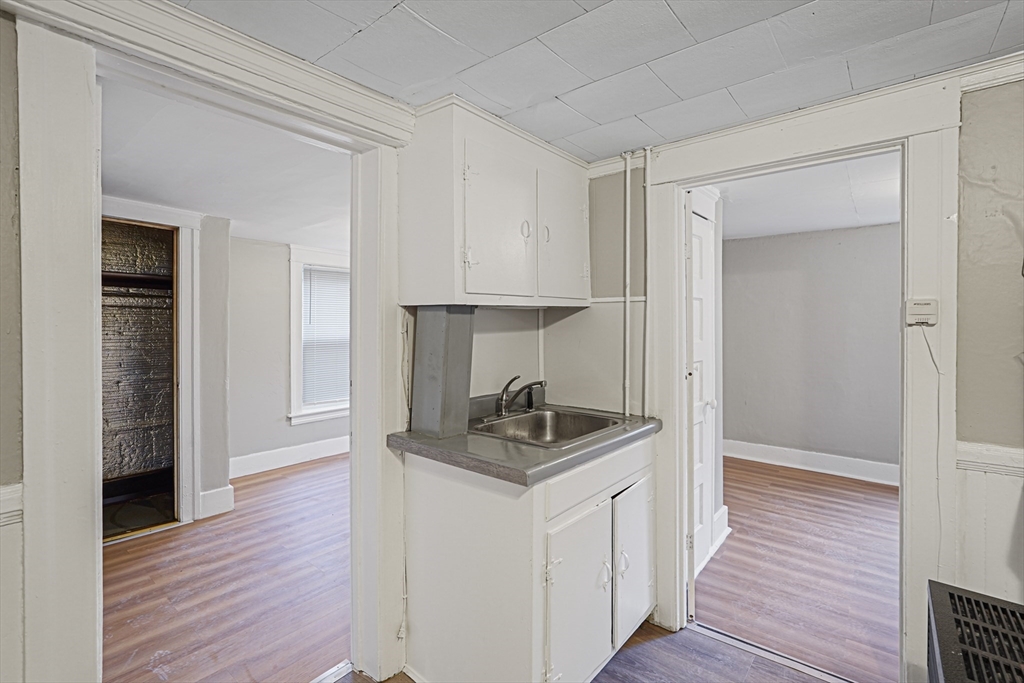 10 Ellsworth Street Worcester, MA 01610 - Photo 12 of 36