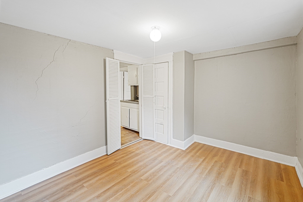 10 Ellsworth Street Worcester, MA 01610 - Photo 14 of 36