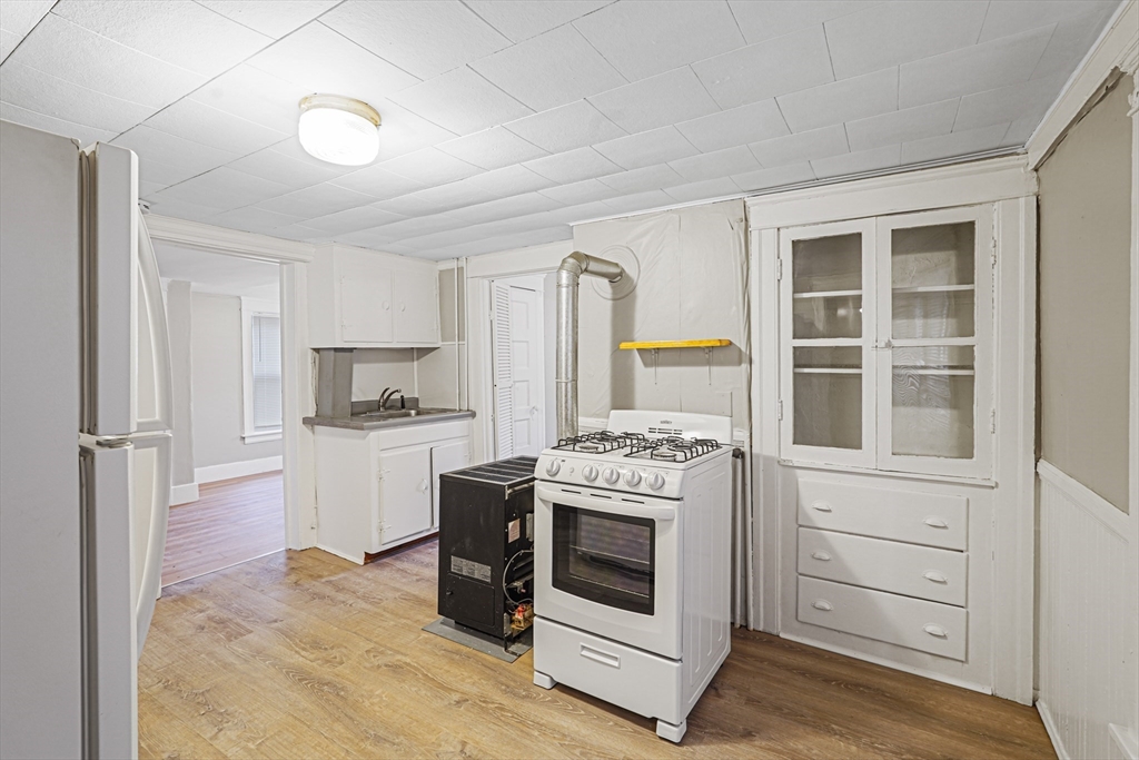 10 Ellsworth Street Worcester, MA 01610 - Photo 15 of 36