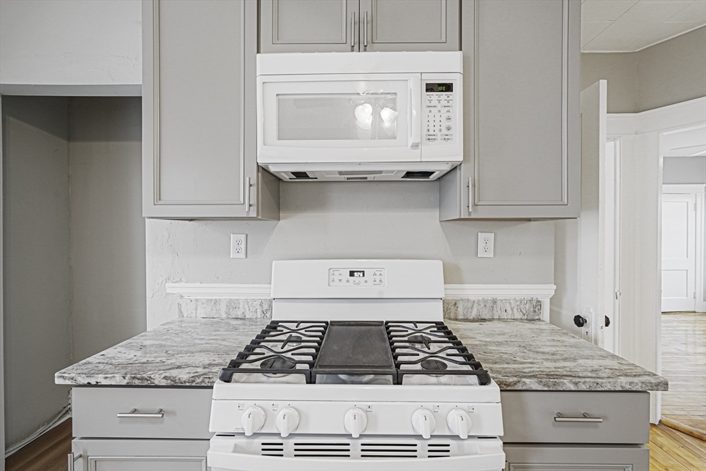 10 Ellsworth Street Worcester, MA 01610 - Photo 3 of 36