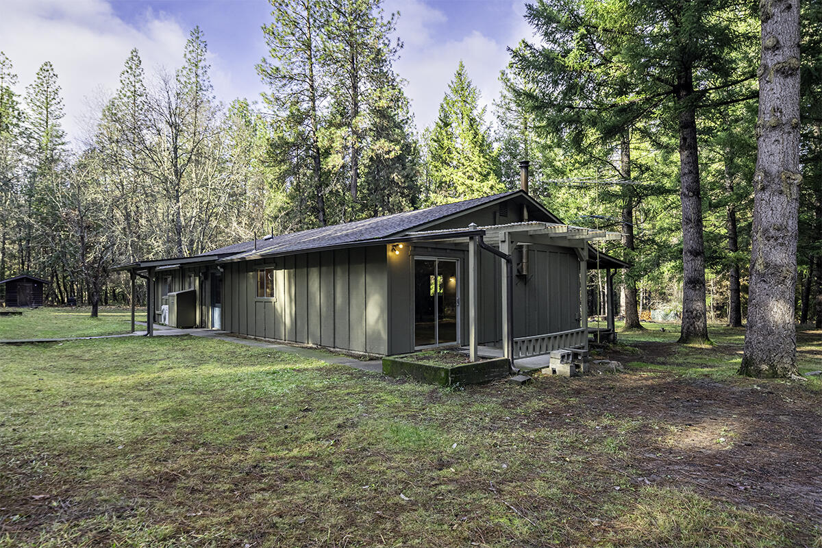 293 Davidson Road Williams, OR 97544 - Photo 19 of 37 DSC04667-HDR-Edit