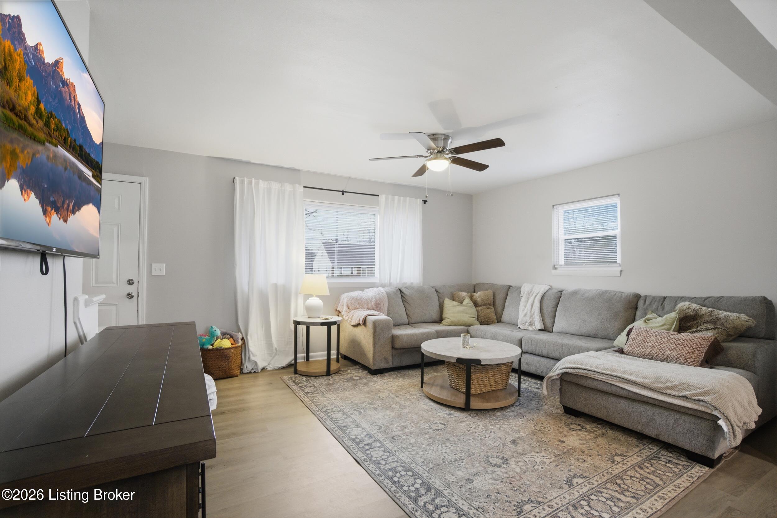 9221 Vevey Road Louisville, KY 40291 - Photo 6 of 45 dsc00154