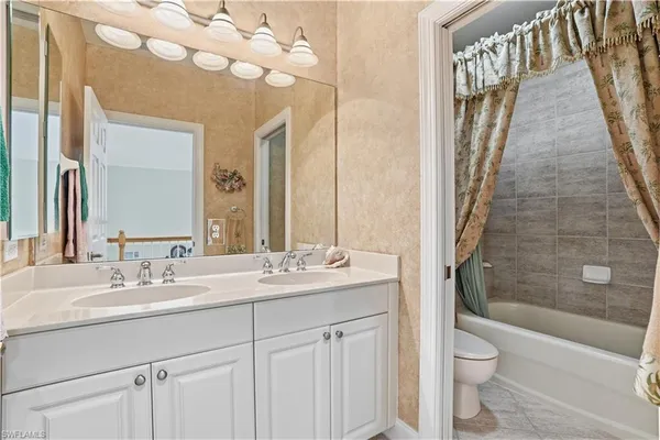 $995,000 | 28686 San Galgano Way, Bonita Springs, FL 34135