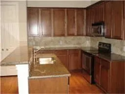 $3,000 | 5972 Kansas Street, Houston, TX 77007