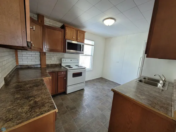 $349,000 | 915 Broadway North, Fargo, ND 58102