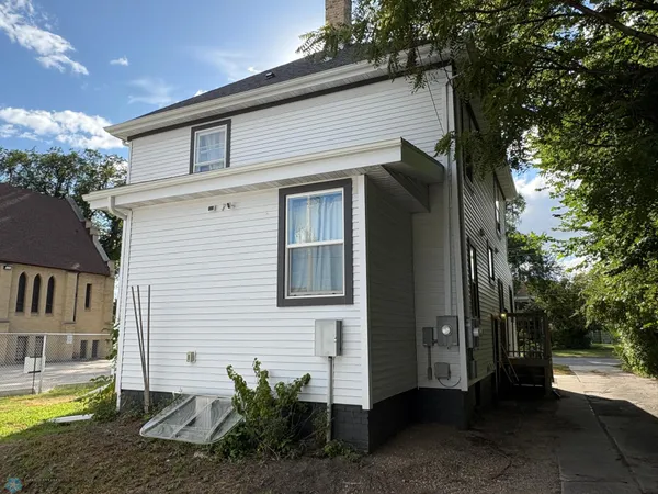 $349,000 | 915 Broadway North, Fargo, ND 58102