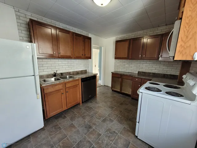 $349,000 | 915 Broadway North, Fargo, ND 58102