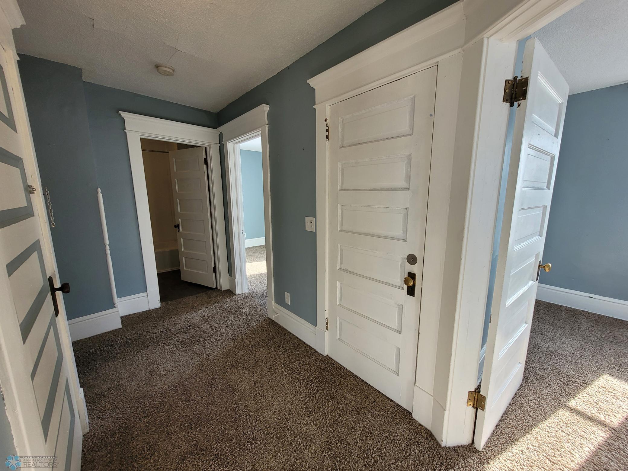 915 Broadway North Fargo, ND 58102 - Photo 6 of 23