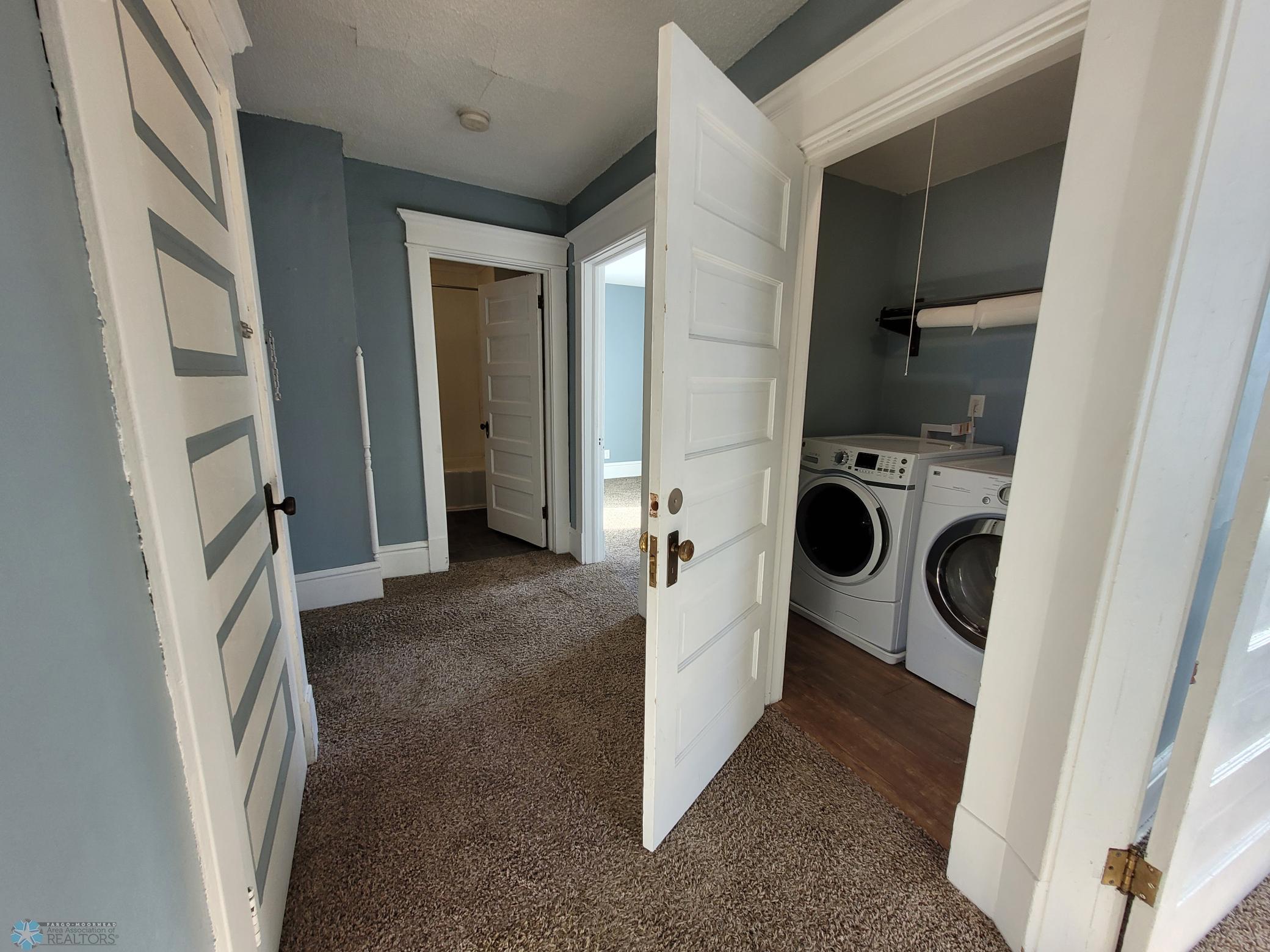 915 Broadway North Fargo, ND 58102 - Photo 7 of 23