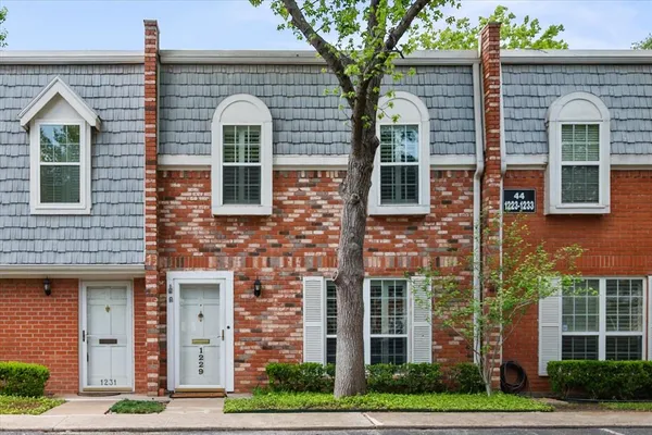 $245,000 | 1229 Roaring Springs Road, Fort Worth, TX 76114