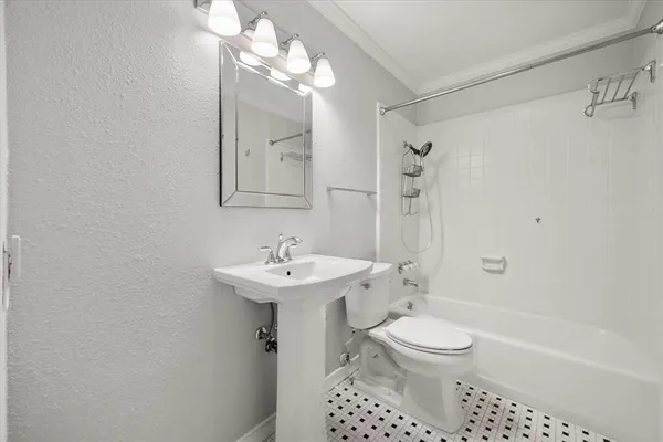 $245,000 | 1229 Roaring Springs Road, Fort Worth, TX 76114