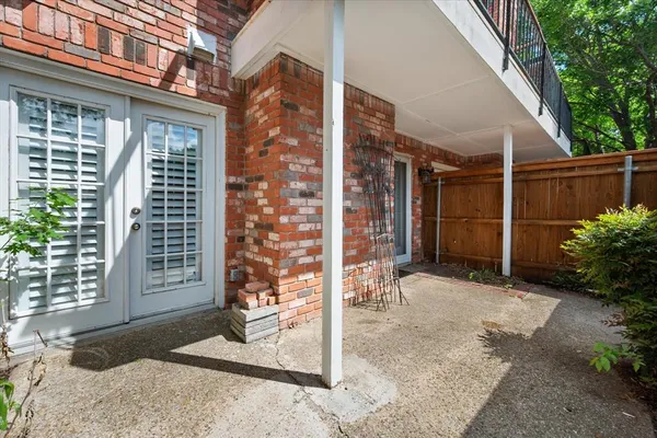 $245,000 | 1229 Roaring Springs Road, Fort Worth, TX 76114