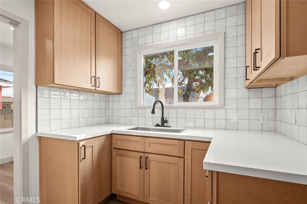 924 West Almond Street Compton, CA 90220 - Photo 12 of 44